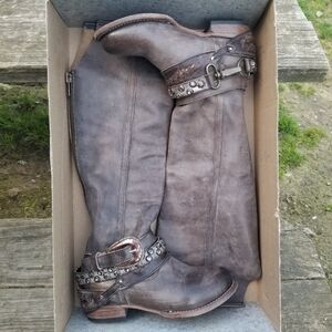 EUC Freebird by Steven Black Distressed Rodondo